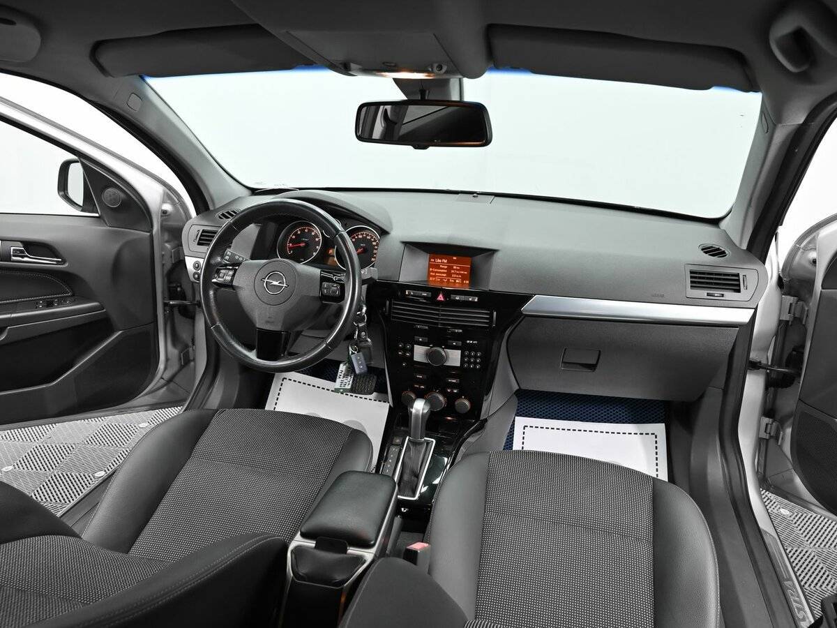 Б/У Опель Астра 2012 года. Фото: #10