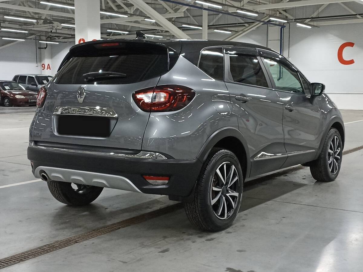 Б/У Рено Каптюр 2021 года. Фото: #4
