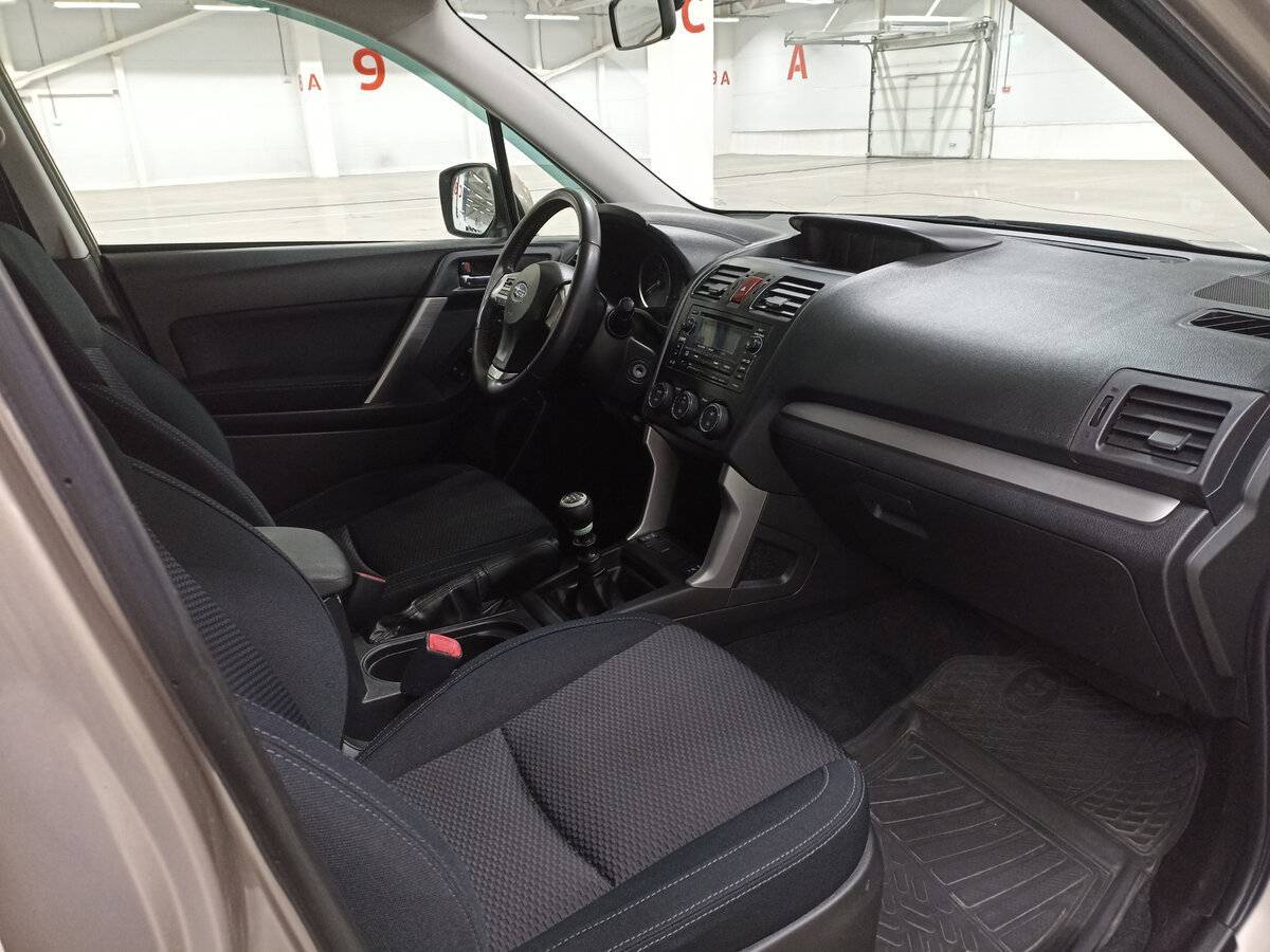 Б/У Субару Форестер 2014 года. Фото: #10