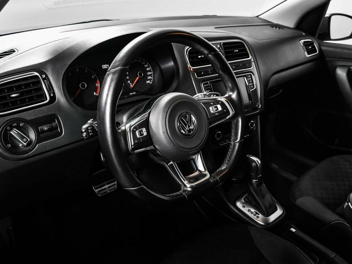 Б/У Фольксваген Поло 2018 года. Фото: #11