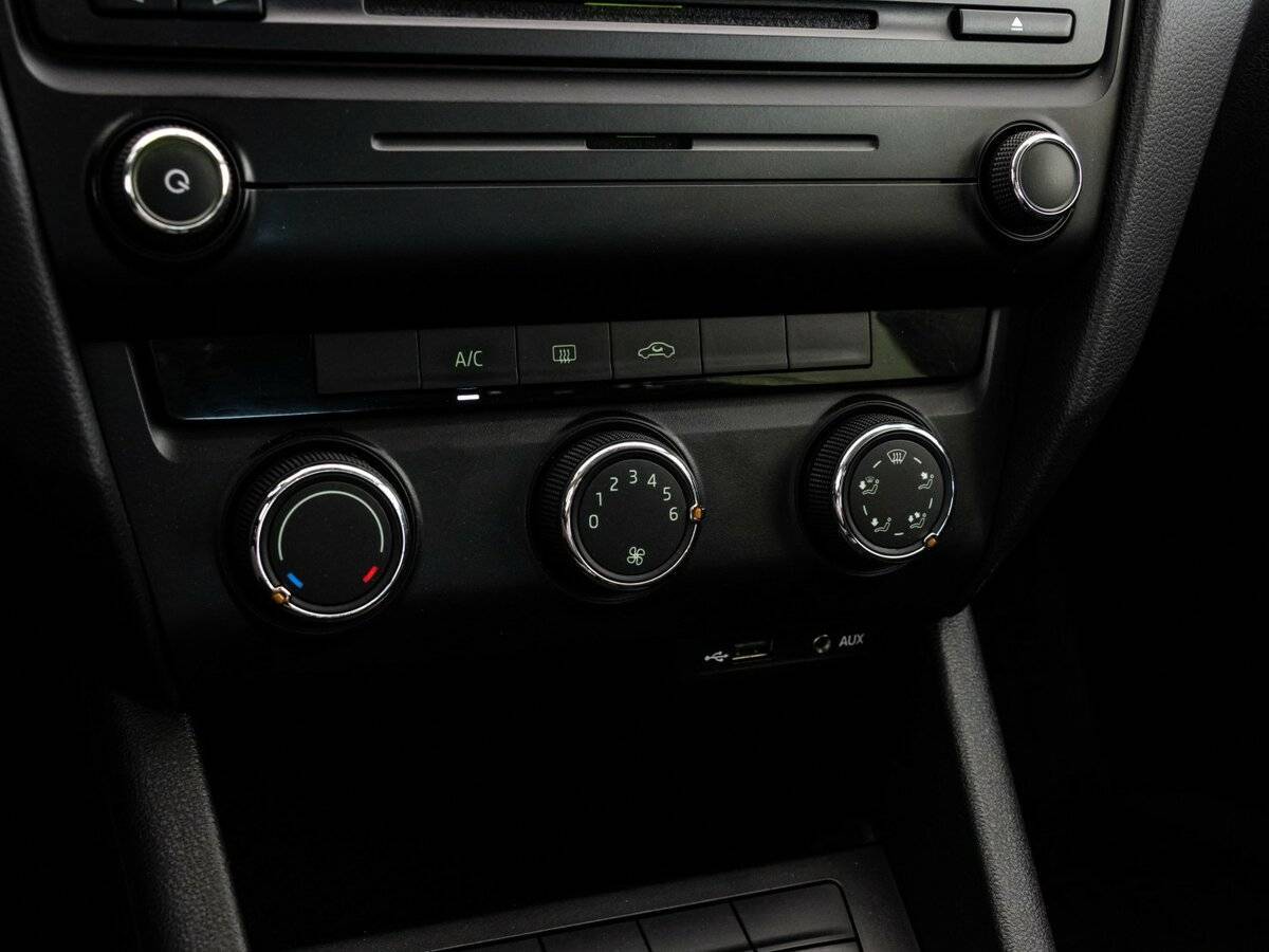 Б/У Шкода Октавия 2013 года. Фото: #13