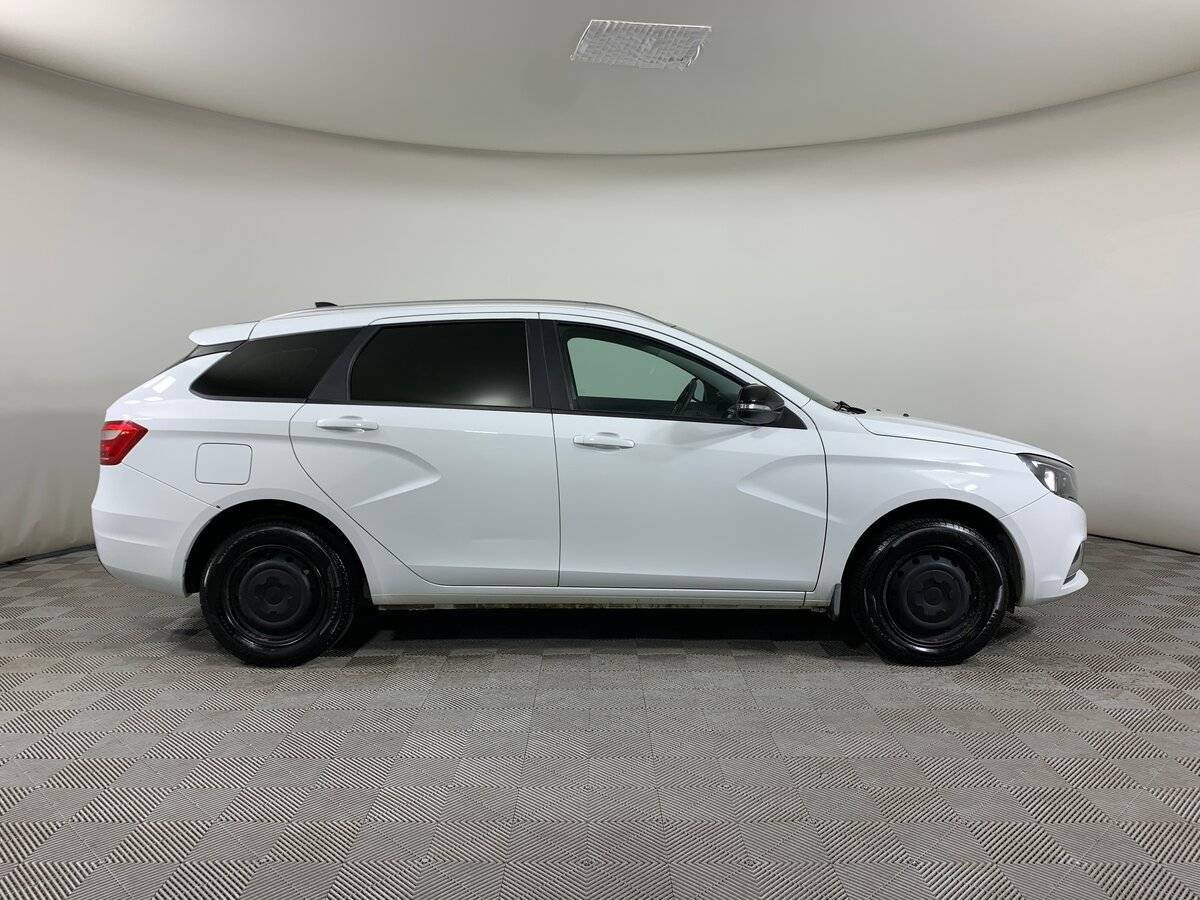 Б/У Лада (ВАЗ) Веста 2021 года. Фото: #3