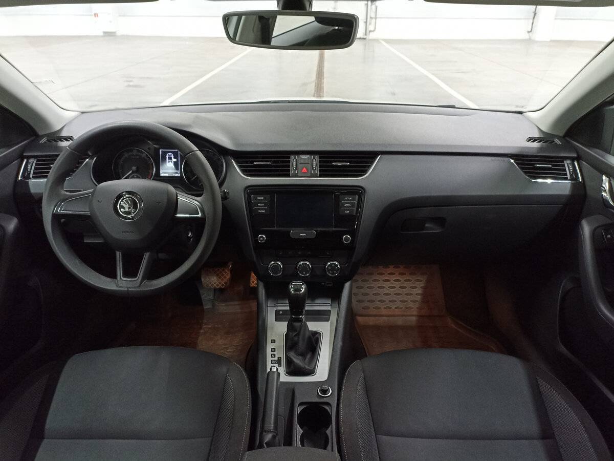 Б/У Шкода Октавия 2018 года. Фото: #13
