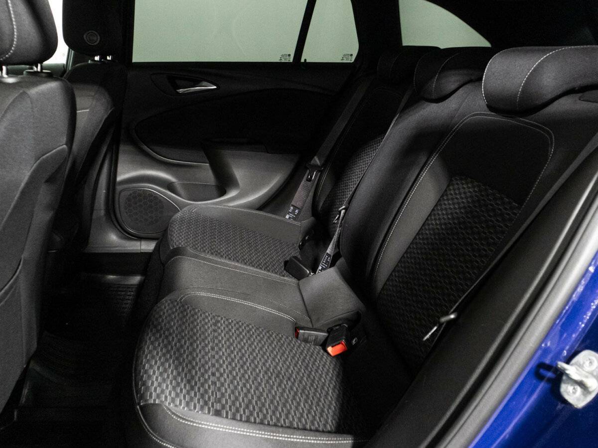 Б/У Опель Астра 2019 года. Фото: #9