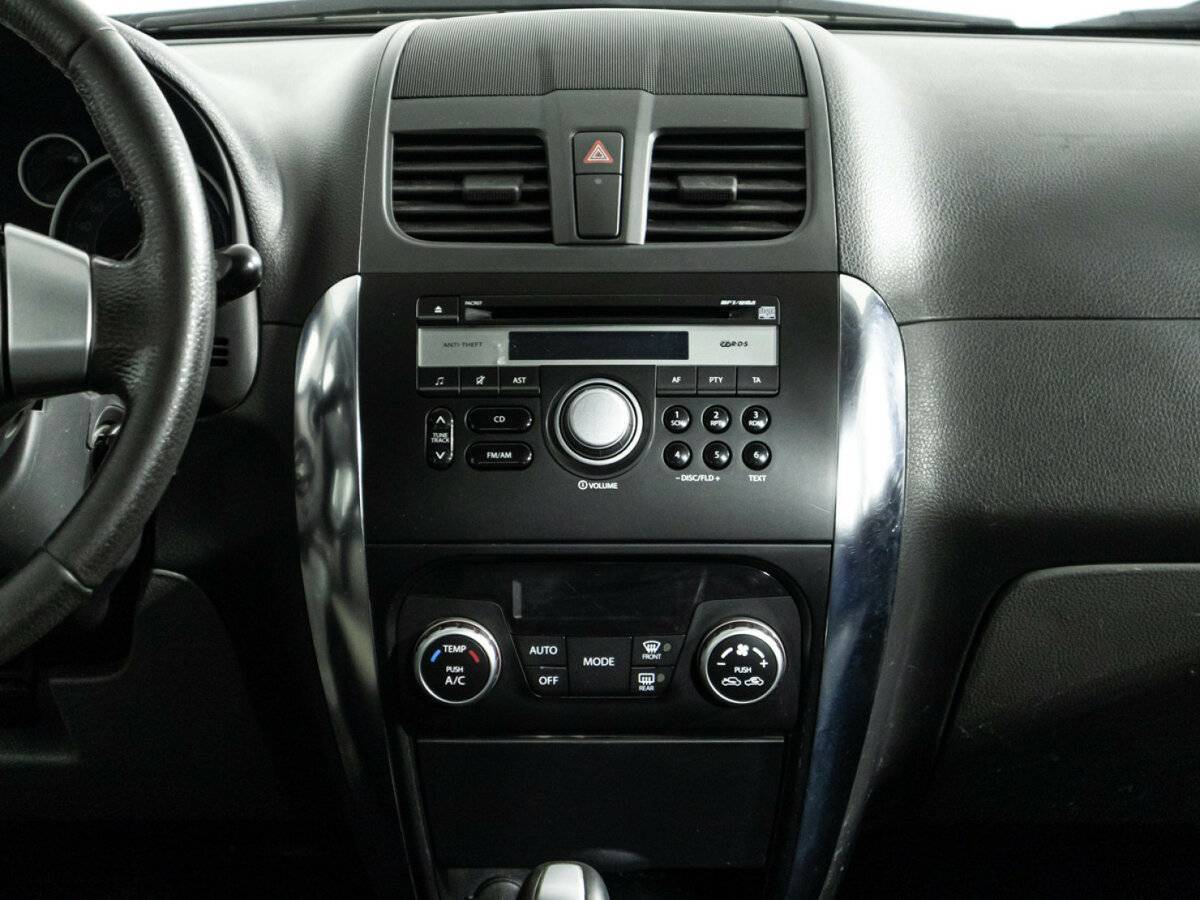 Б/У Сузуки С-Икс4 2013 года. Фото: #9