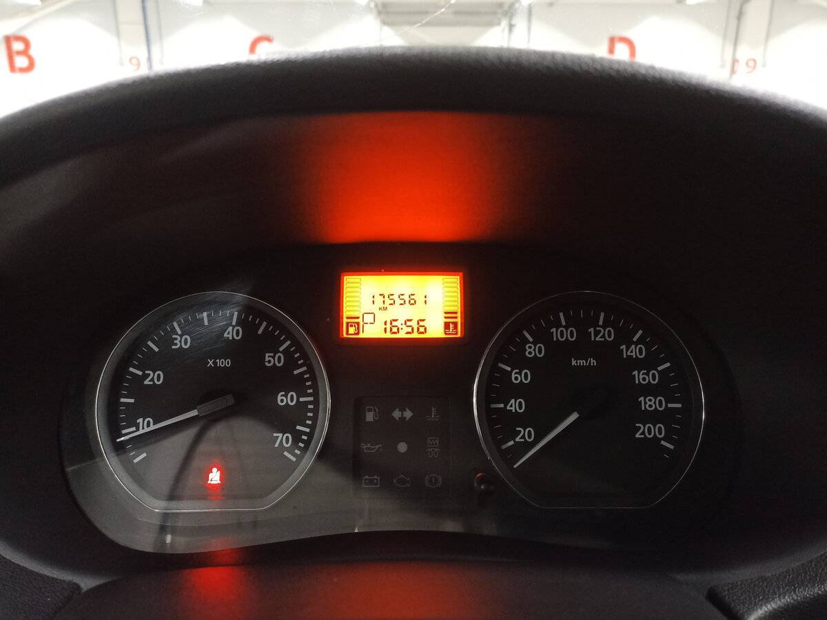 Б/У Ниссан Альмера 2017 года. Фото: #12