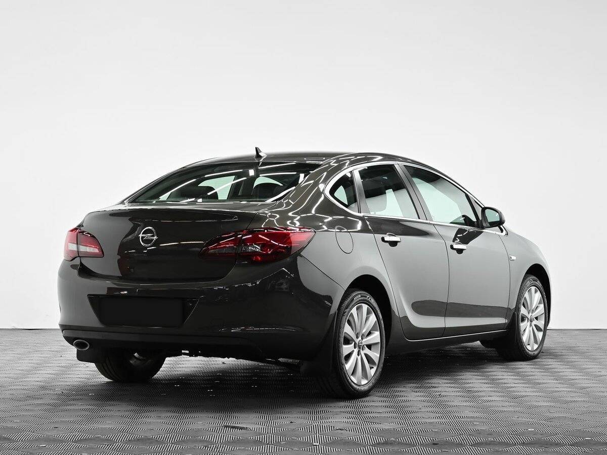 Б/У Опель Астра 2013 года. Фото: #3