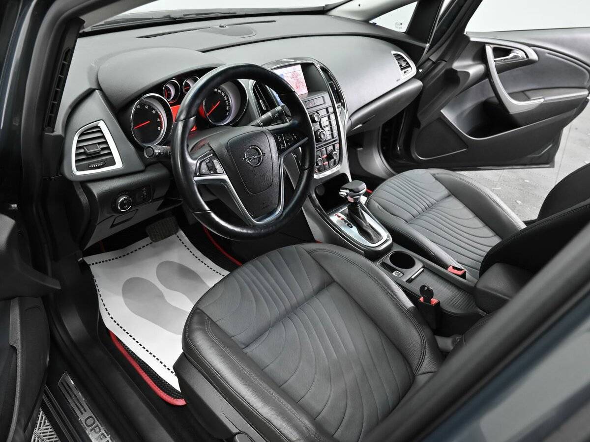 Б/У Опель Астра 2013 года. Фото: #7