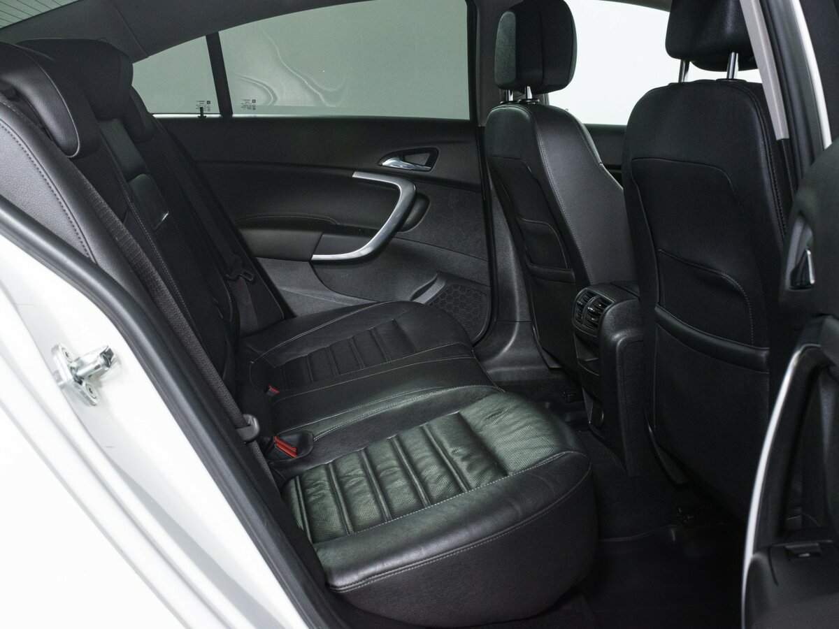 Б/У Опель Инсигния 2012 года. Фото: #11