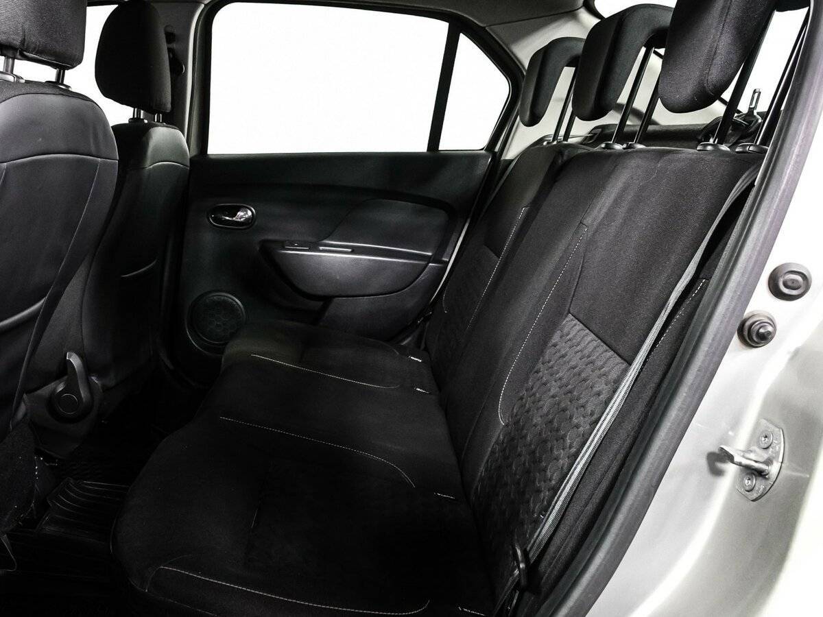 Б/У Рено Логан 2016 года. Фото: #12