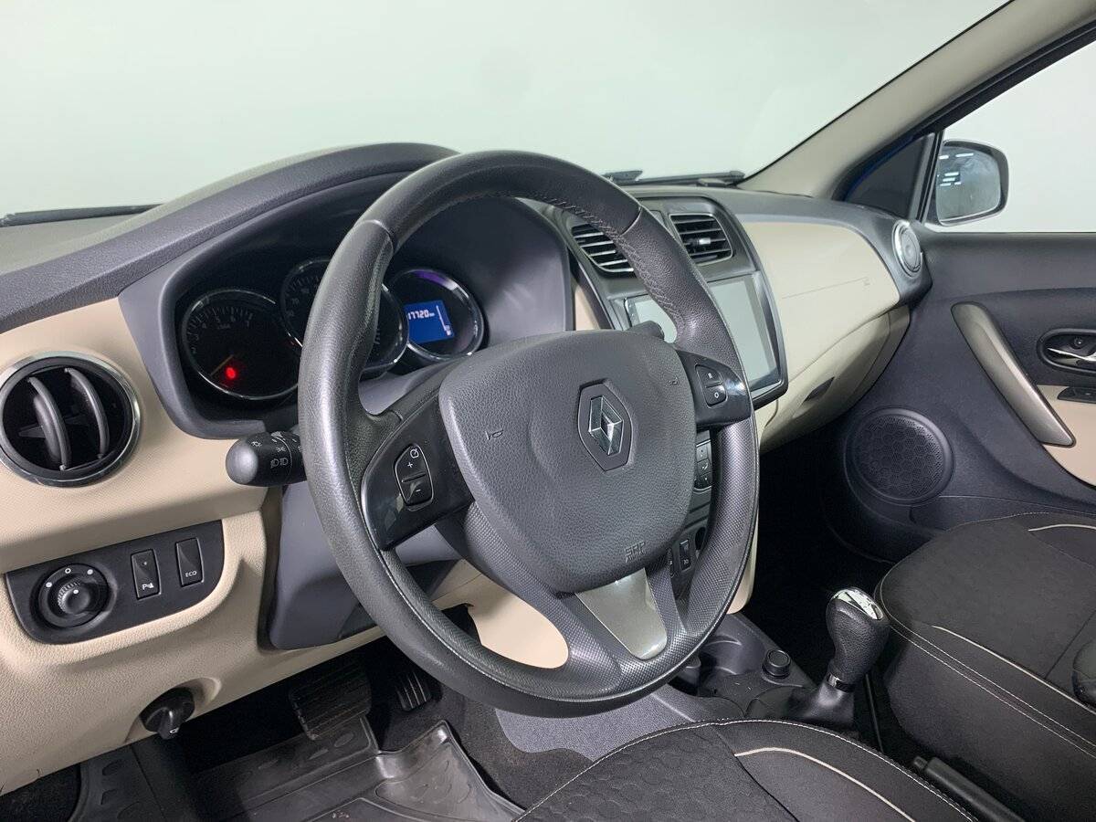 Б/У Рено Логан 2015 года. Фото: #10