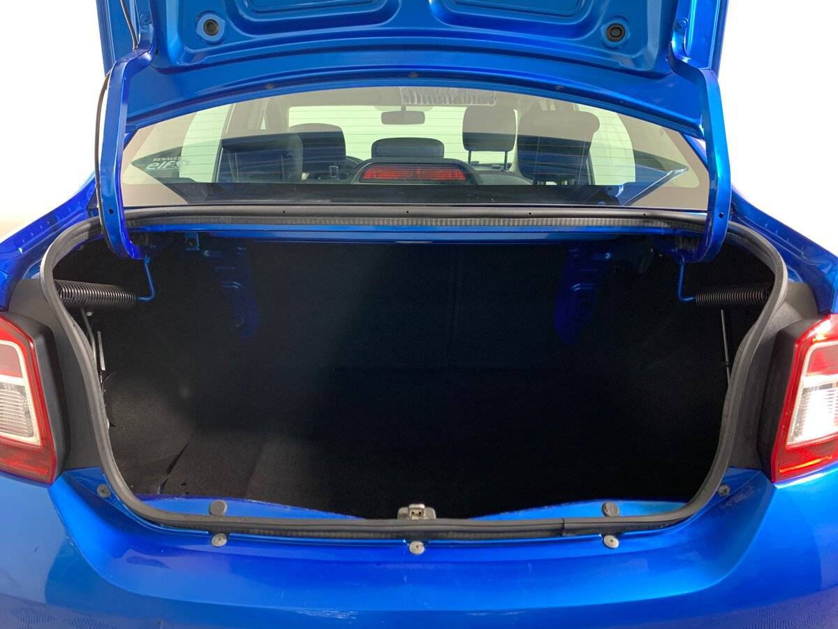 Б/У Рено Логан 2015 года. Фото: #18