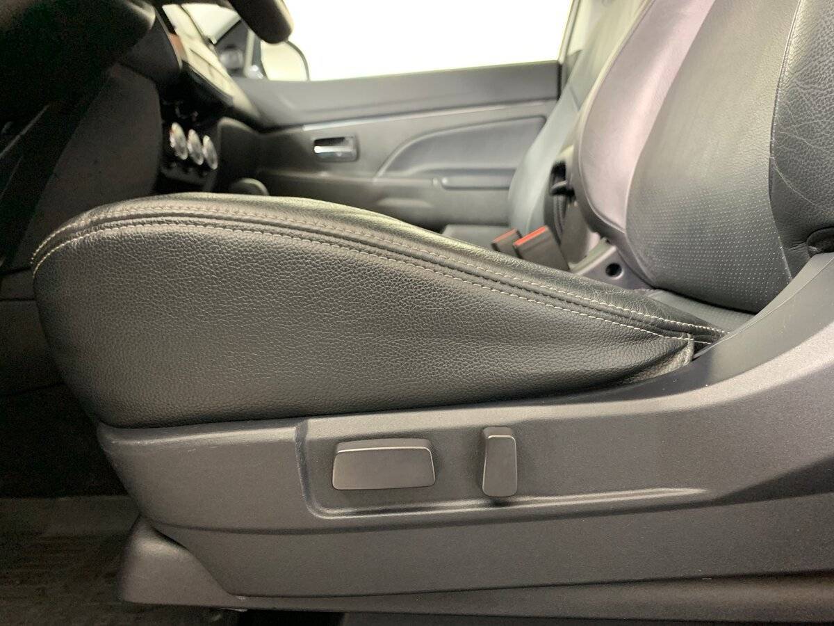 Б/У Митсубиши АС-Икс 2014 года. Фото: #15