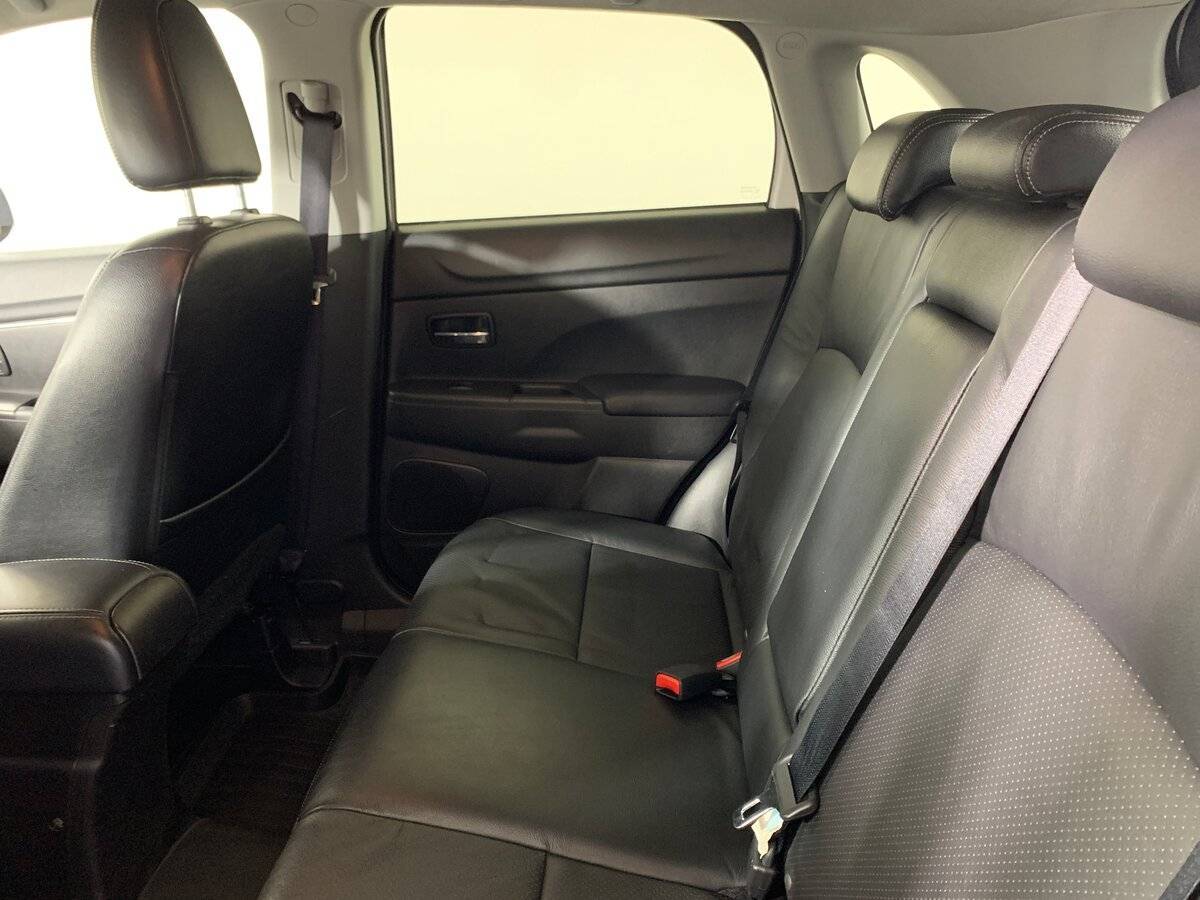 Б/У Митсубиши АС-Икс 2014 года. Фото: #17