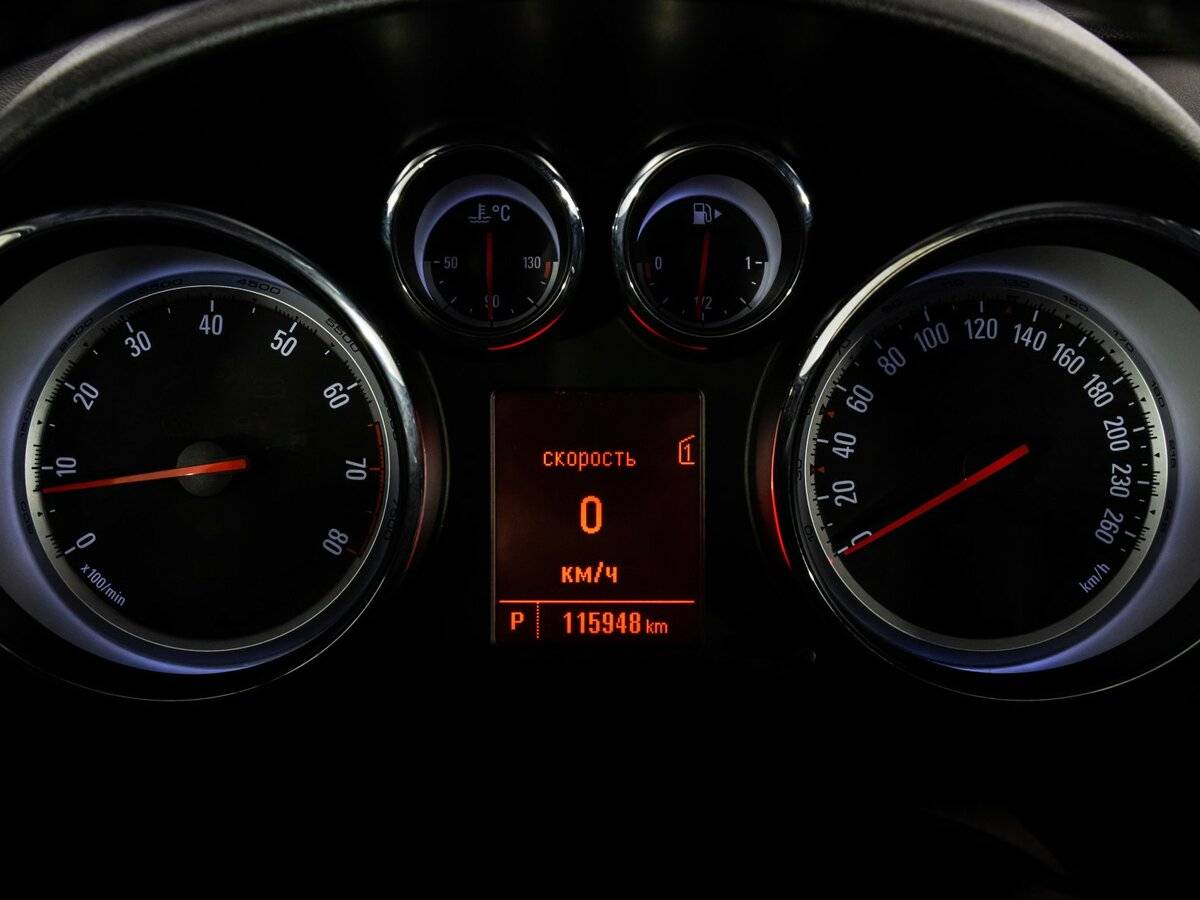 Б/У Опель Астра 2012 года. Фото: #15