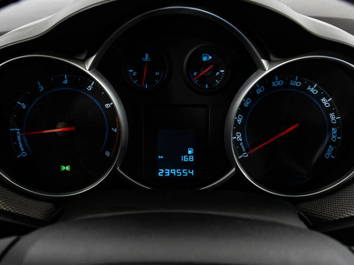 Б/У Шевроле Круз 2014 года. Фото: #14