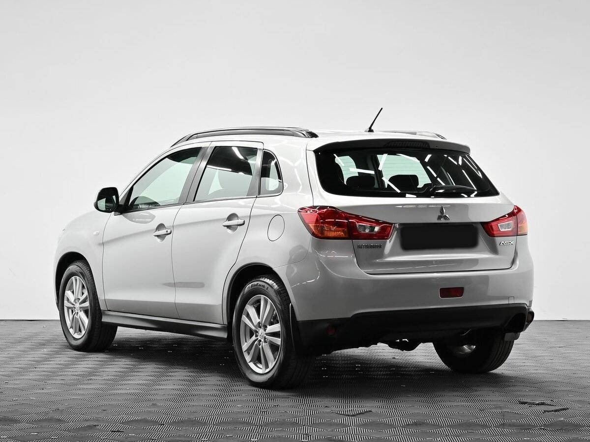 Б/У Митсубиши АС-Икс 2013 года. Фото: #2