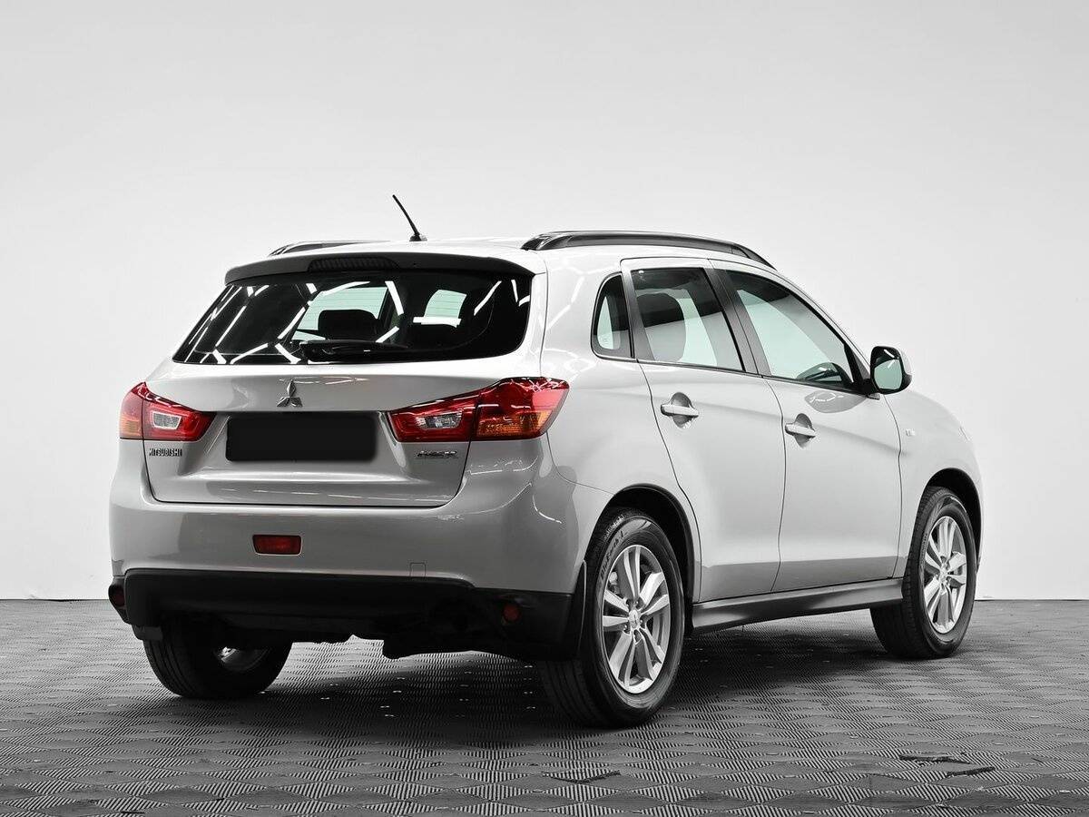 Б/У Митсубиши АС-Икс 2013 года. Фото: #3