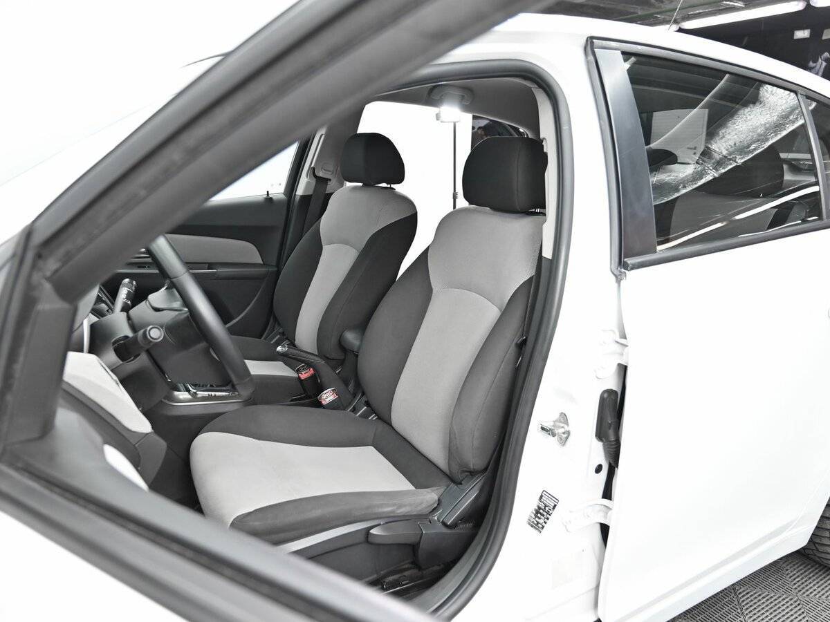 Б/У Шевроле Круз 2013 года. Фото: #5