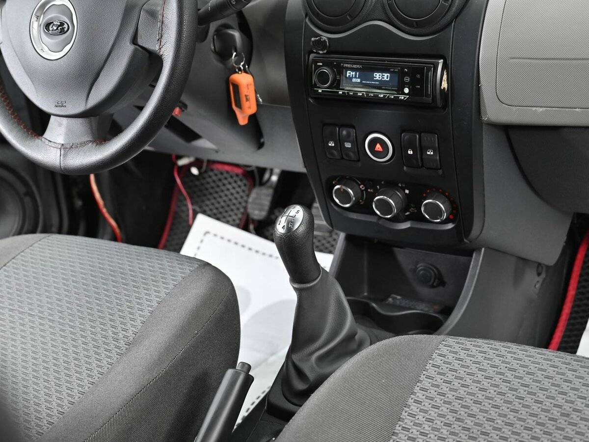 Б/У Лада (ВАЗ) Ларгус 2015 года. Фото: #8