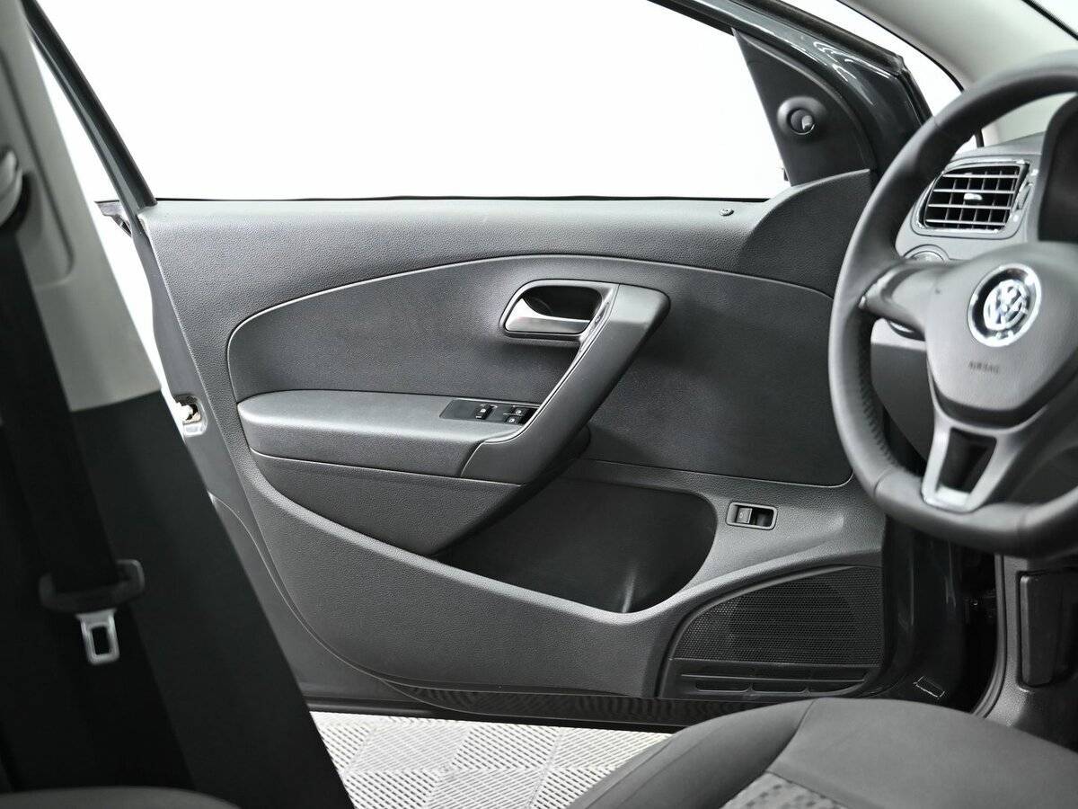 Б/У Фольксваген Поло 2017 года. Фото: #6