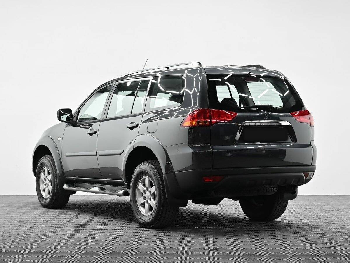 Б/У Митсубиши Паджеро Спорт 2012 года. Фото: #2