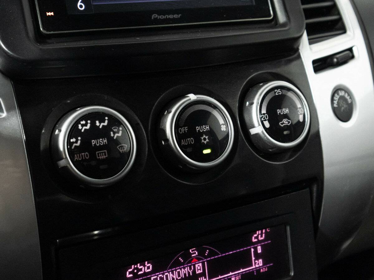 Б/У Митсубиши Паджеро Спорт 2012 года. Фото: #17