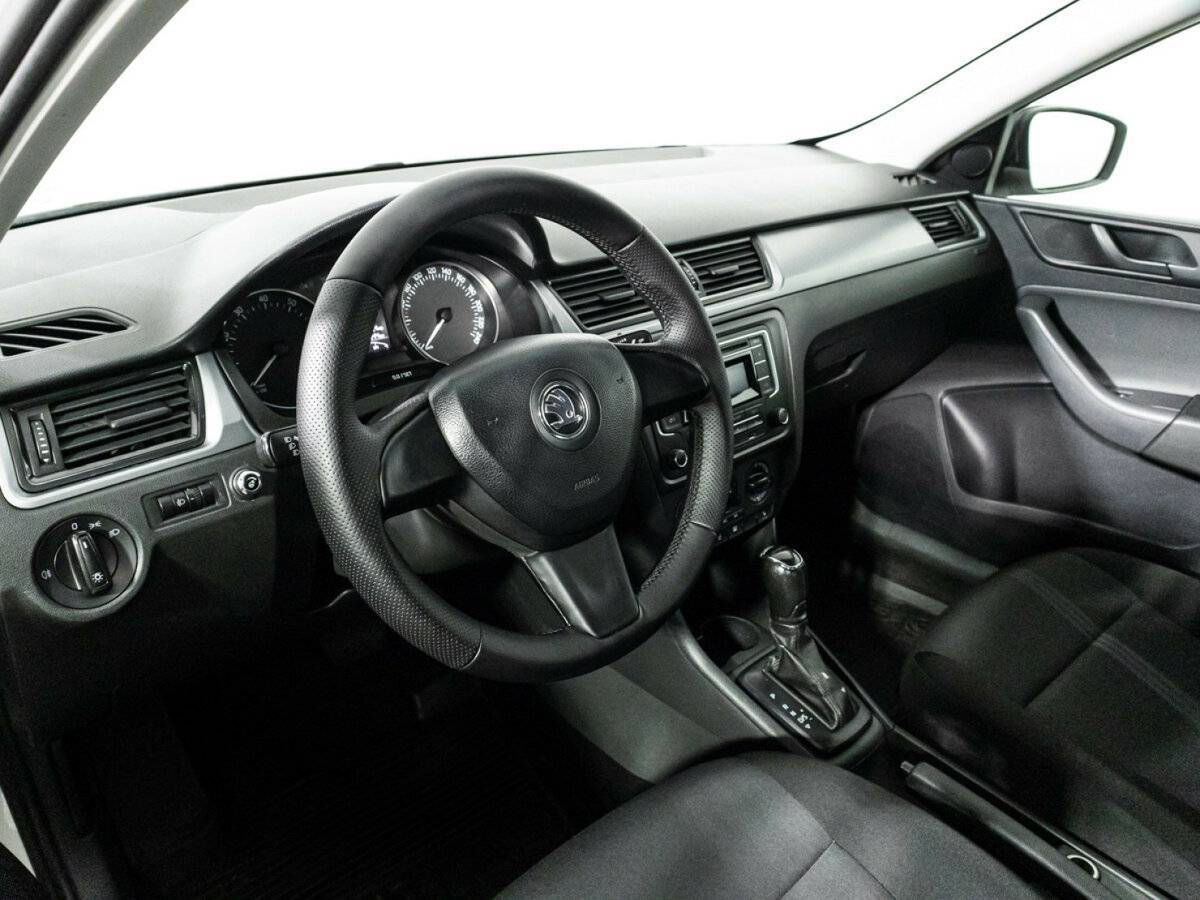 Б/У Шкода Рапид 2015 года. Фото: #10