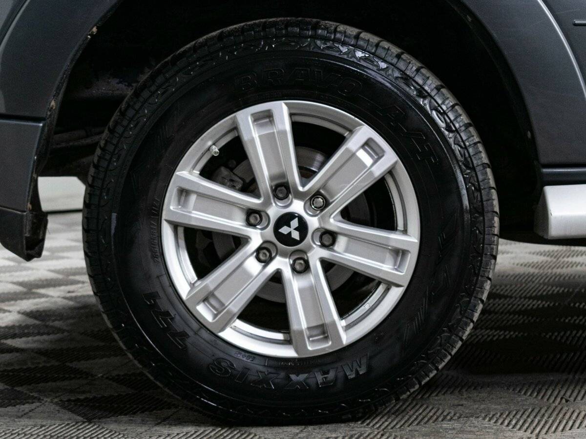 Б/У Митсубиши Паджеро 2013 года. Фото: #16