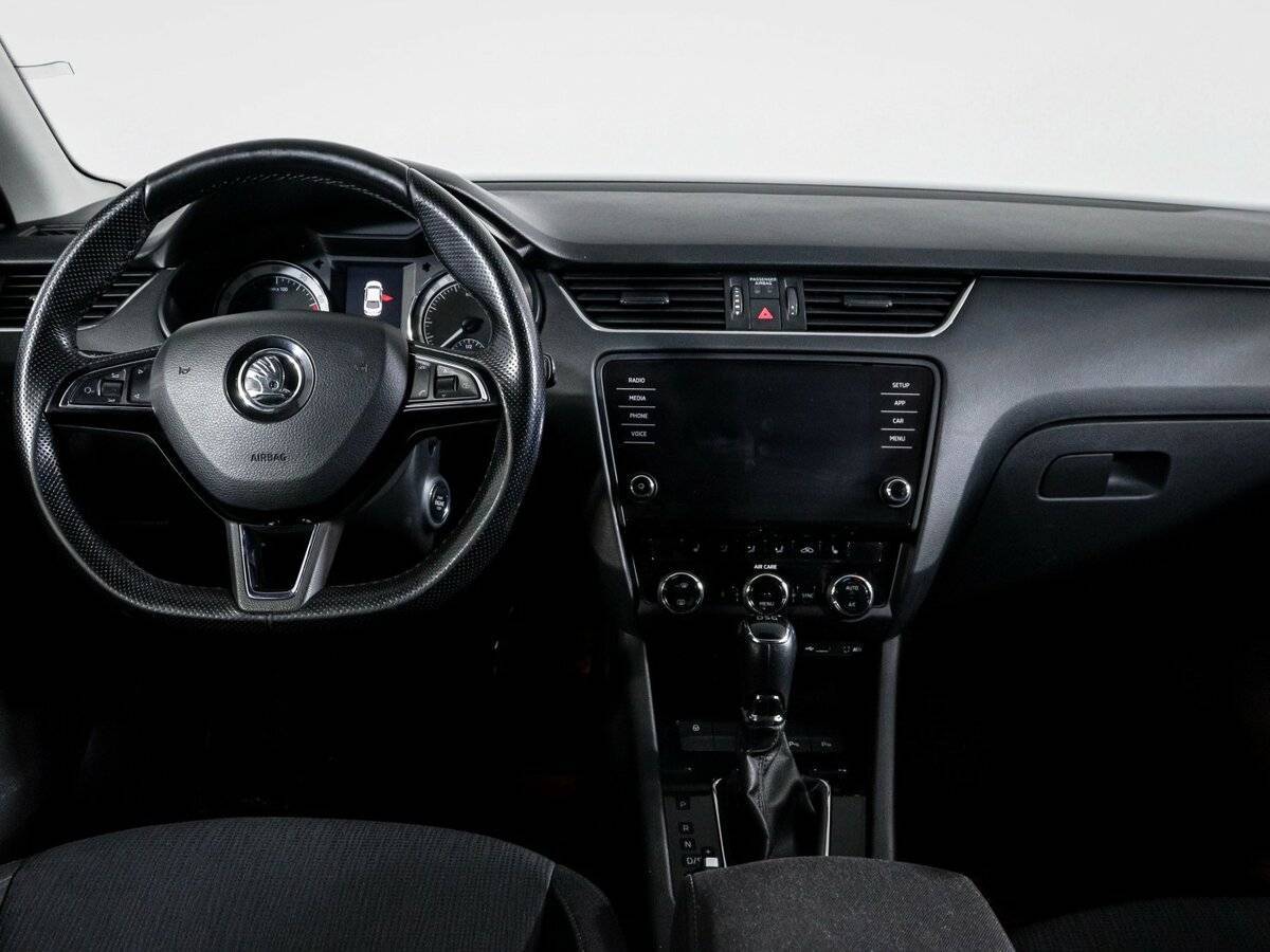 Б/У Шкода Октавия 2017 года. Фото: #9