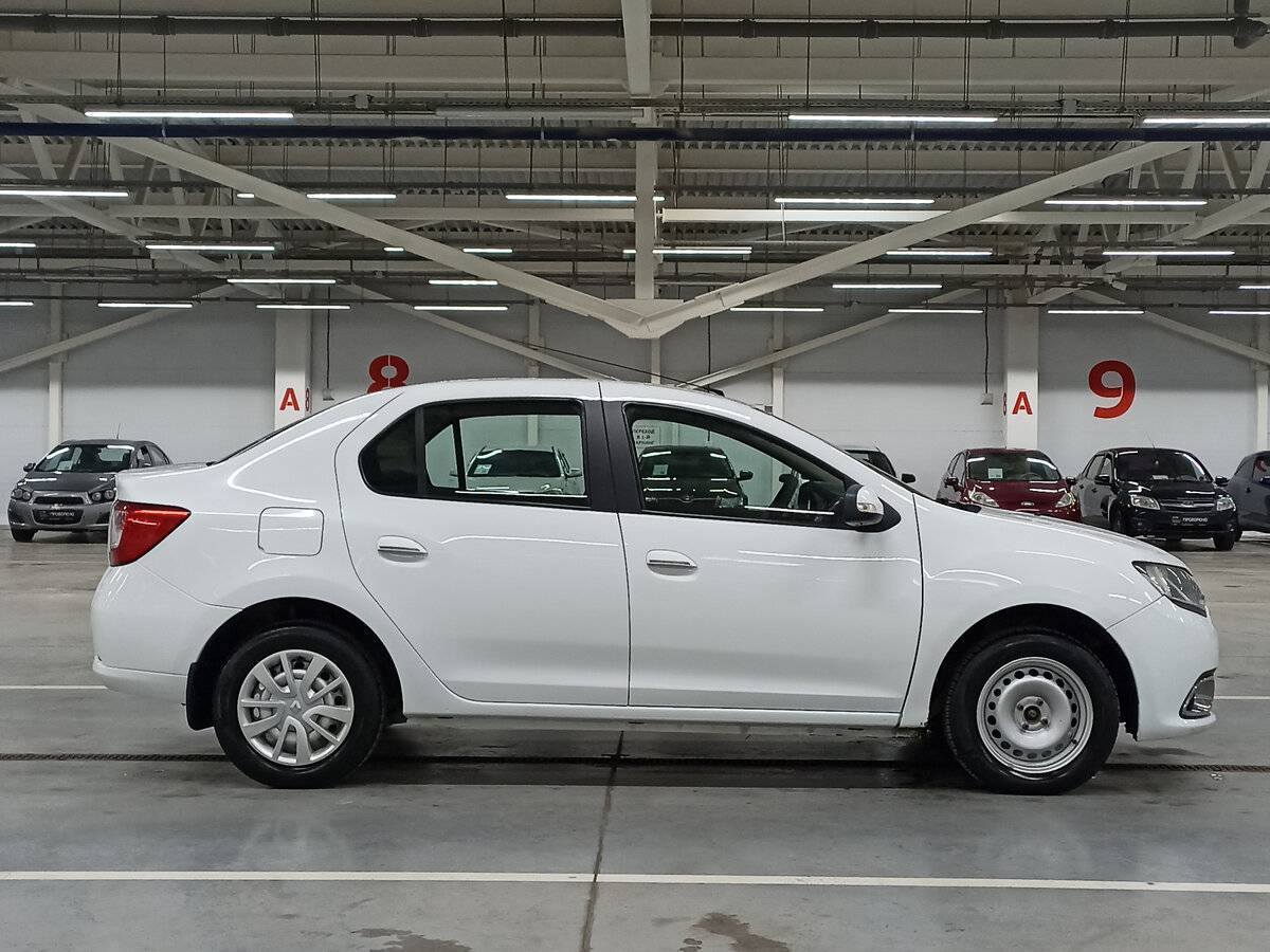 Б/У Рено Логан 2017 года. Фото: #3