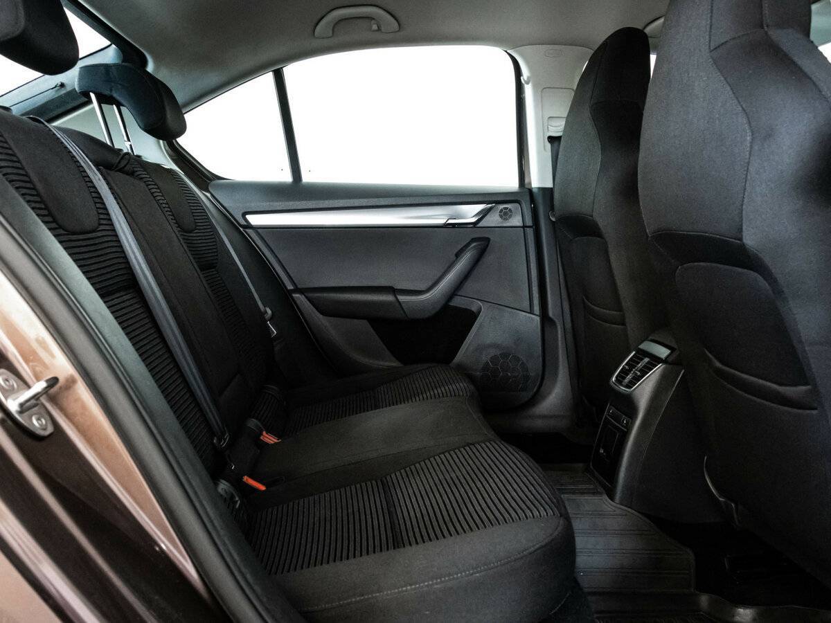 Б/У Шкода Октавия 2014 года. Фото: #12