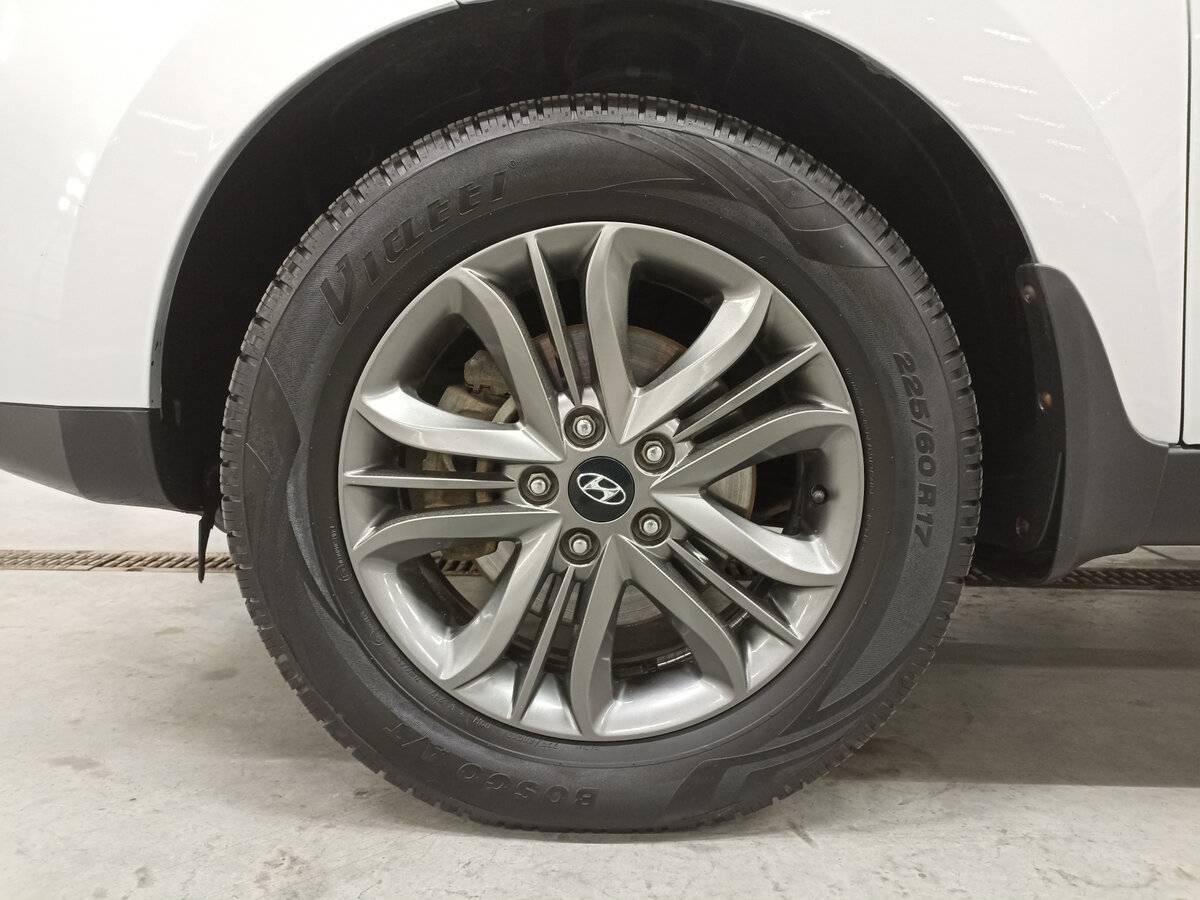 Б/У Хендай ай-икс35 2014 года. Фото: #17