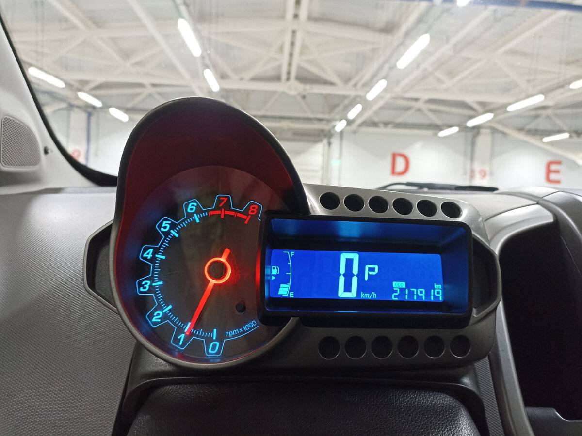 Б/У Шевроле Авео 2012 года. Фото: #12