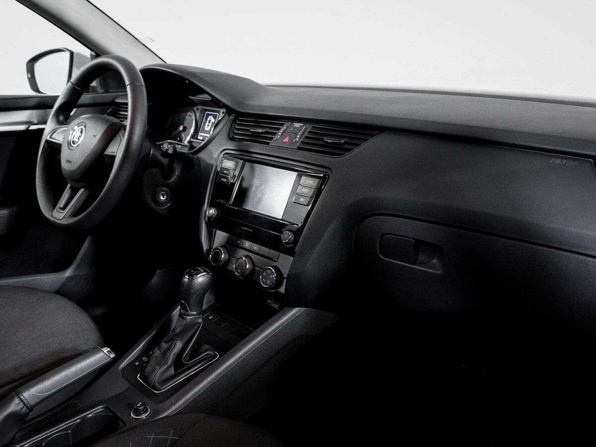 Б/У Шкода Октавия 2019 года. Фото: #8