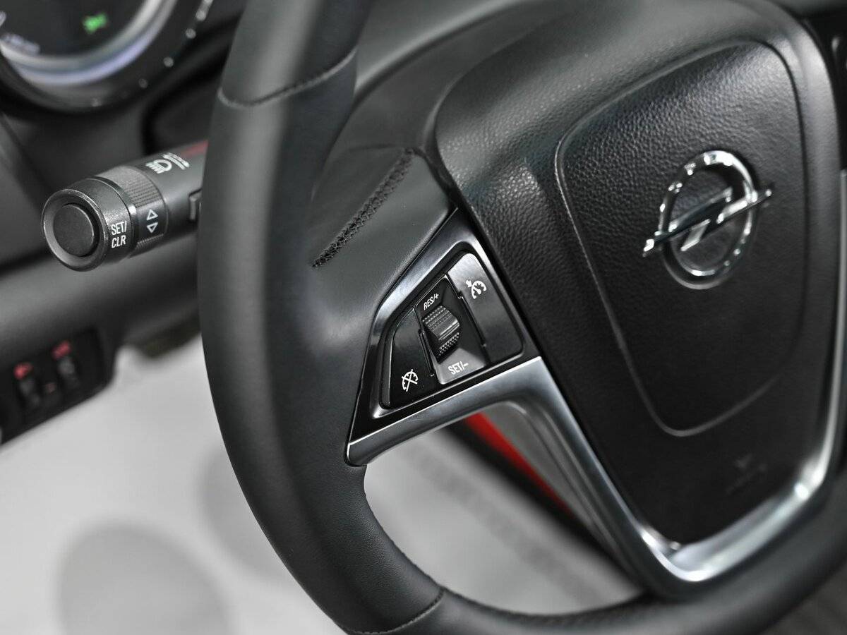 Б/У Опель Астра 2012 года. Фото: #8