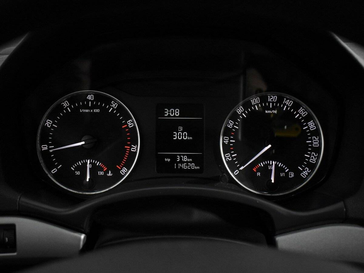 Б/У Шкода Октавия 2013 года. Фото: #16