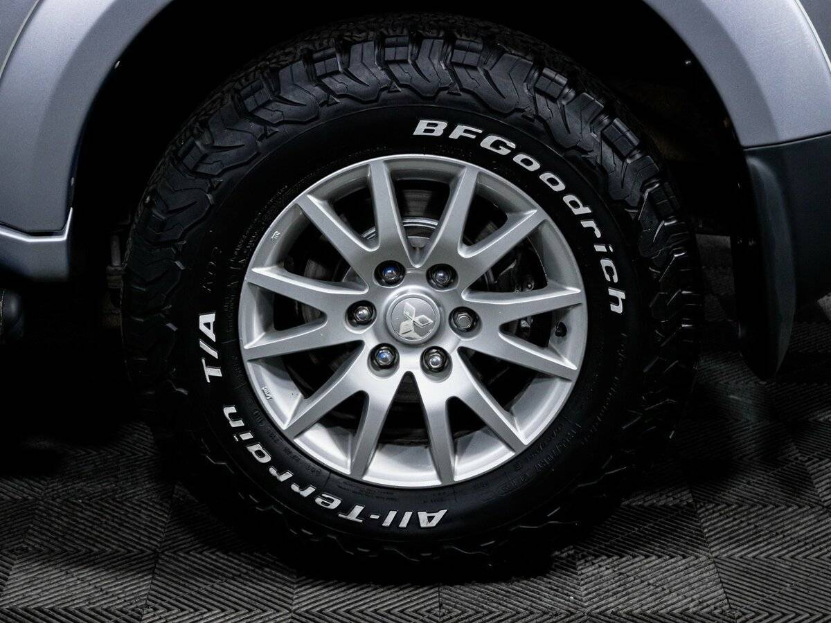 Б/У Митсубиши Паджеро Спорт 2013 года. Фото: #14