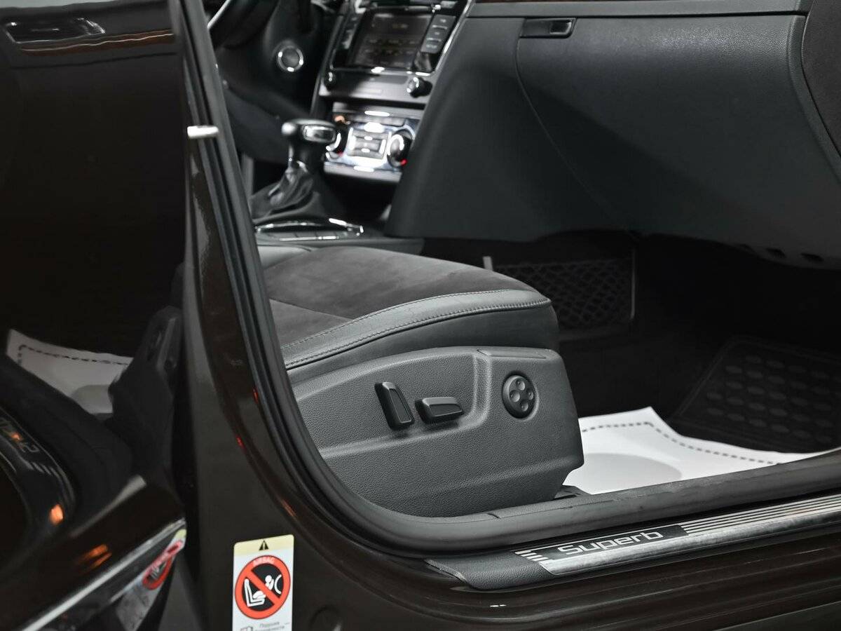 Б/У Шкода Суперб 2012 года. Фото: #11