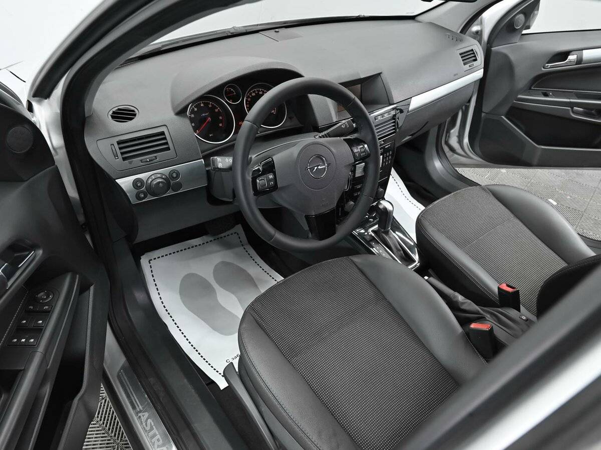 Б/У Опель Астра 2012 года. Фото: #6