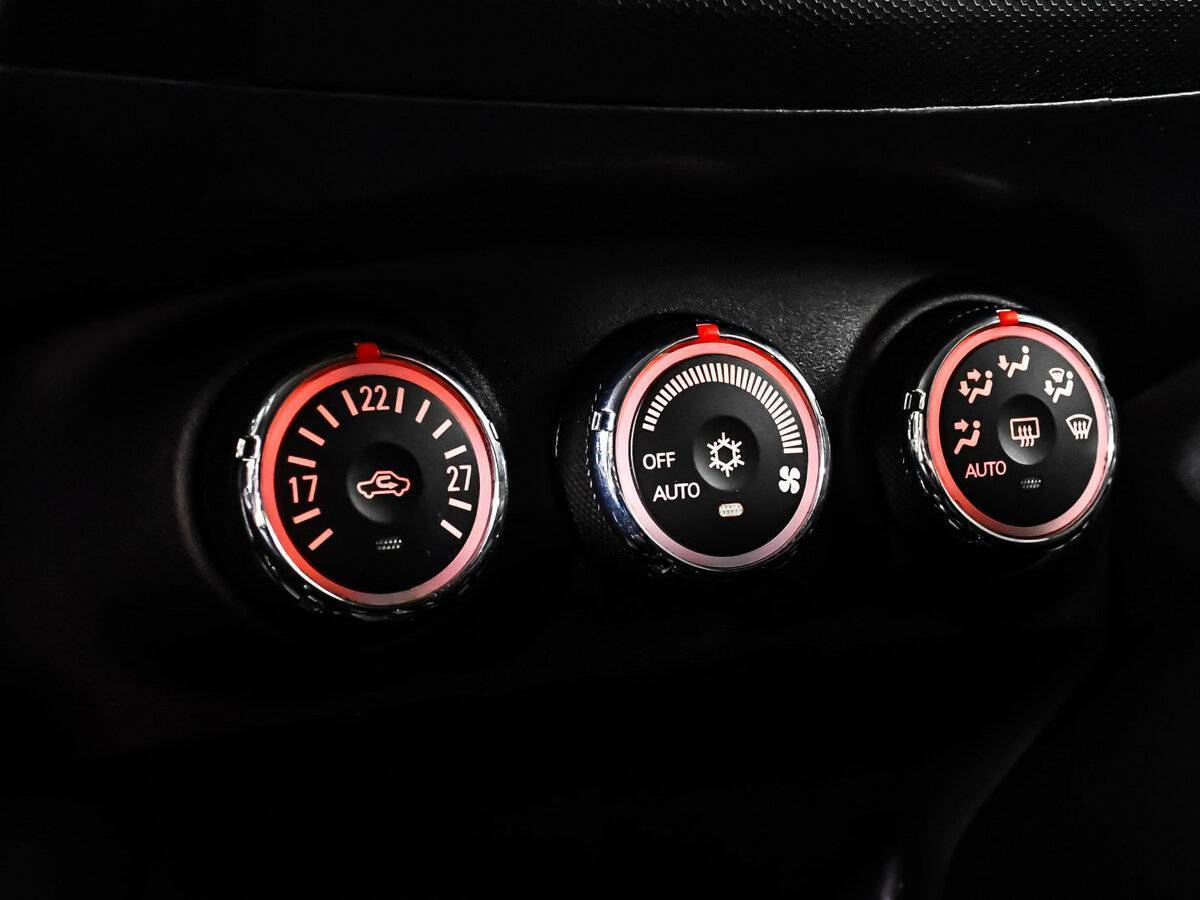 Б/У Митсубиши Оутлэндер 2012 года. Фото: #12