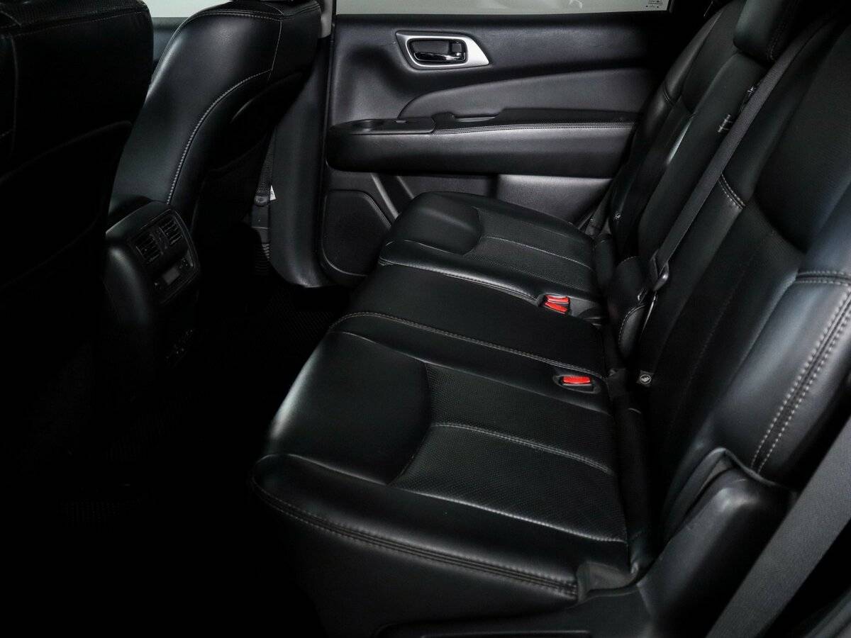 Б/У Ниссан Патфайндер 2015 года. Фото: #7