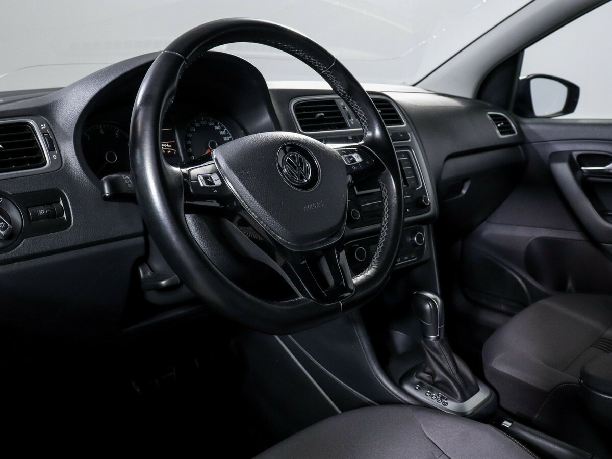 Б/У Фольксваген Поло 2016 года. Фото: #10