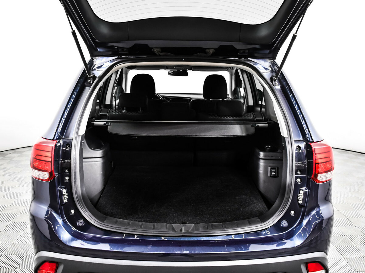 Б/У Митсубиши Оутлэндер 2018 года. Фото: #11