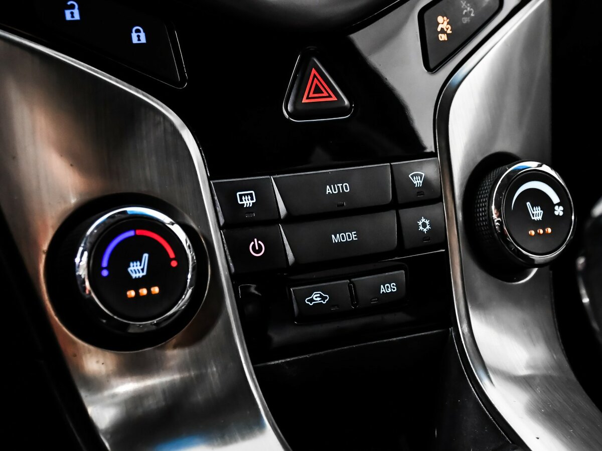 Б/У Шевроле Круз 2015 года. Фото: #12