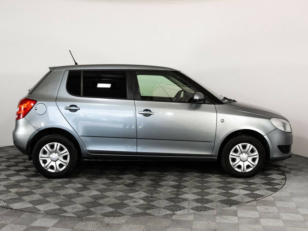 Б/У Шкода Фабия 2013 года. Фото: #3