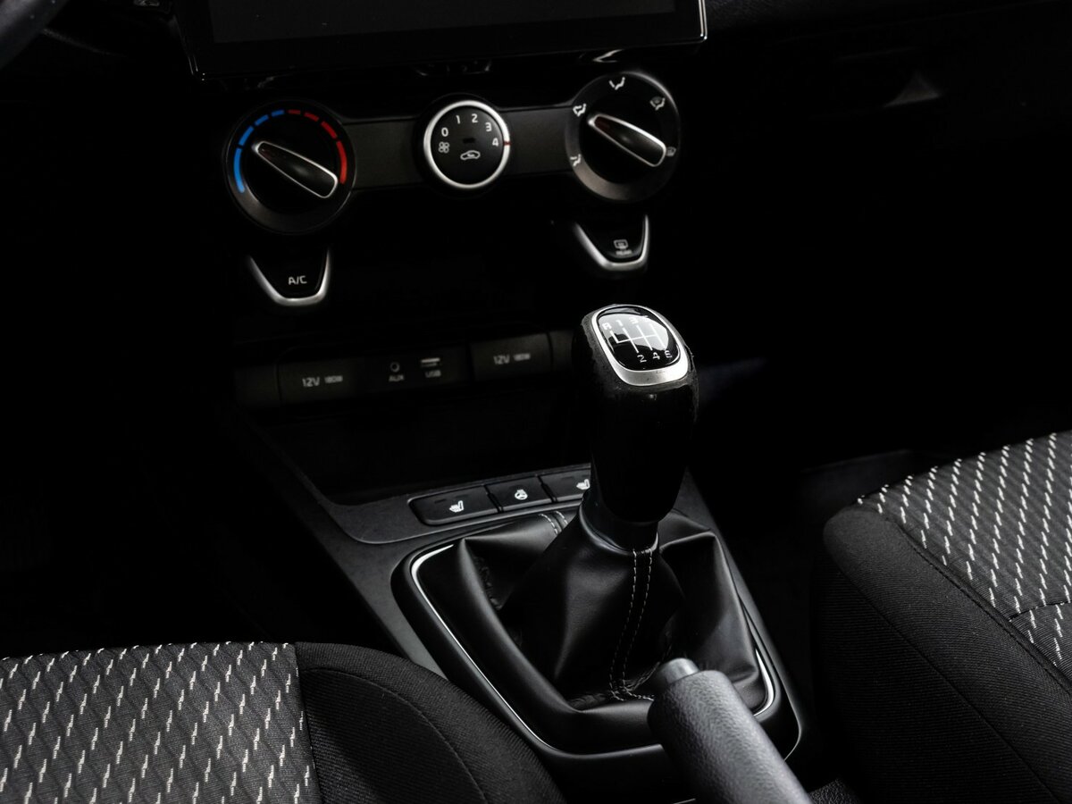 Б/У Киа Рио 2017 года. Фото: #8