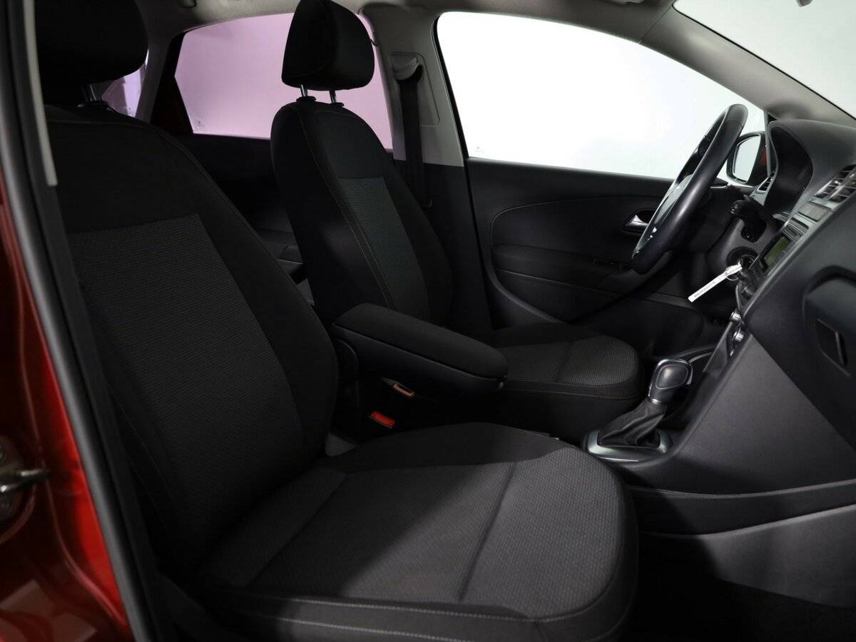 Б/У Фольксваген Поло 2015 года. Фото: #18