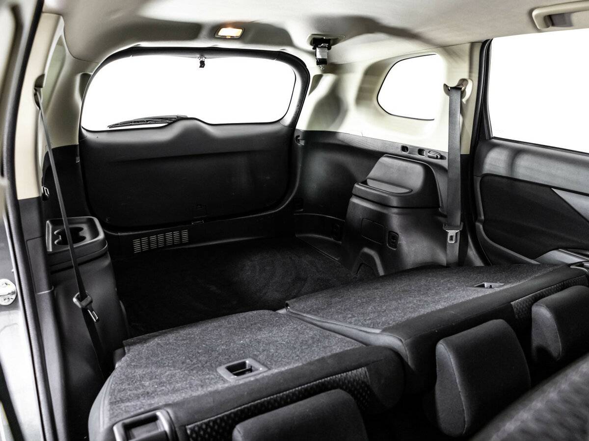 Б/У Митсубиши Оутлэндер 2019 года. Фото: #15