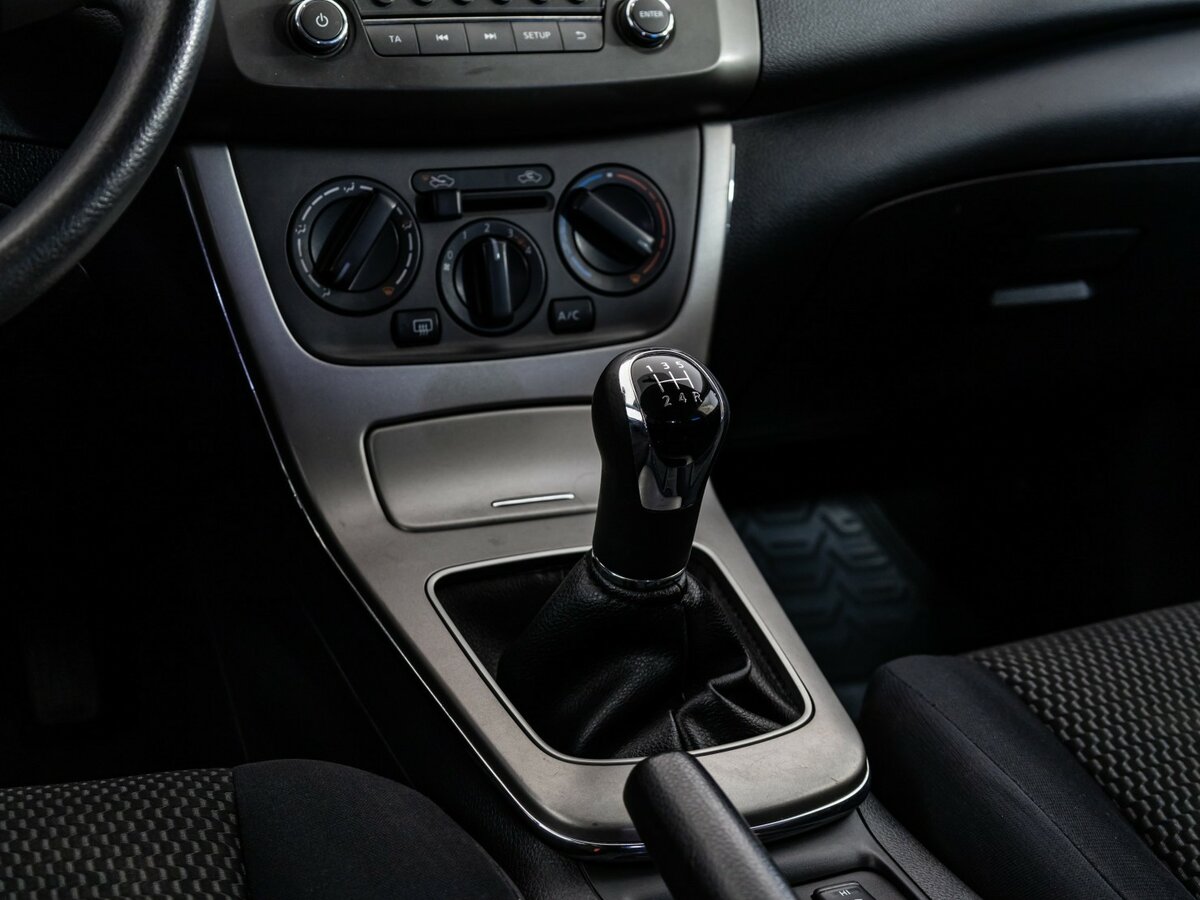 Б/У Ниссан Сентра 2015 года. Фото: #8